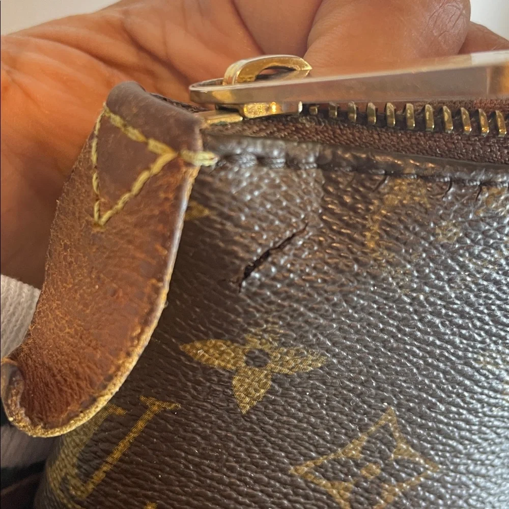 Authentic Louis Vuitton Totally Classic Brown Monogram Tote - Picture 12 of 14